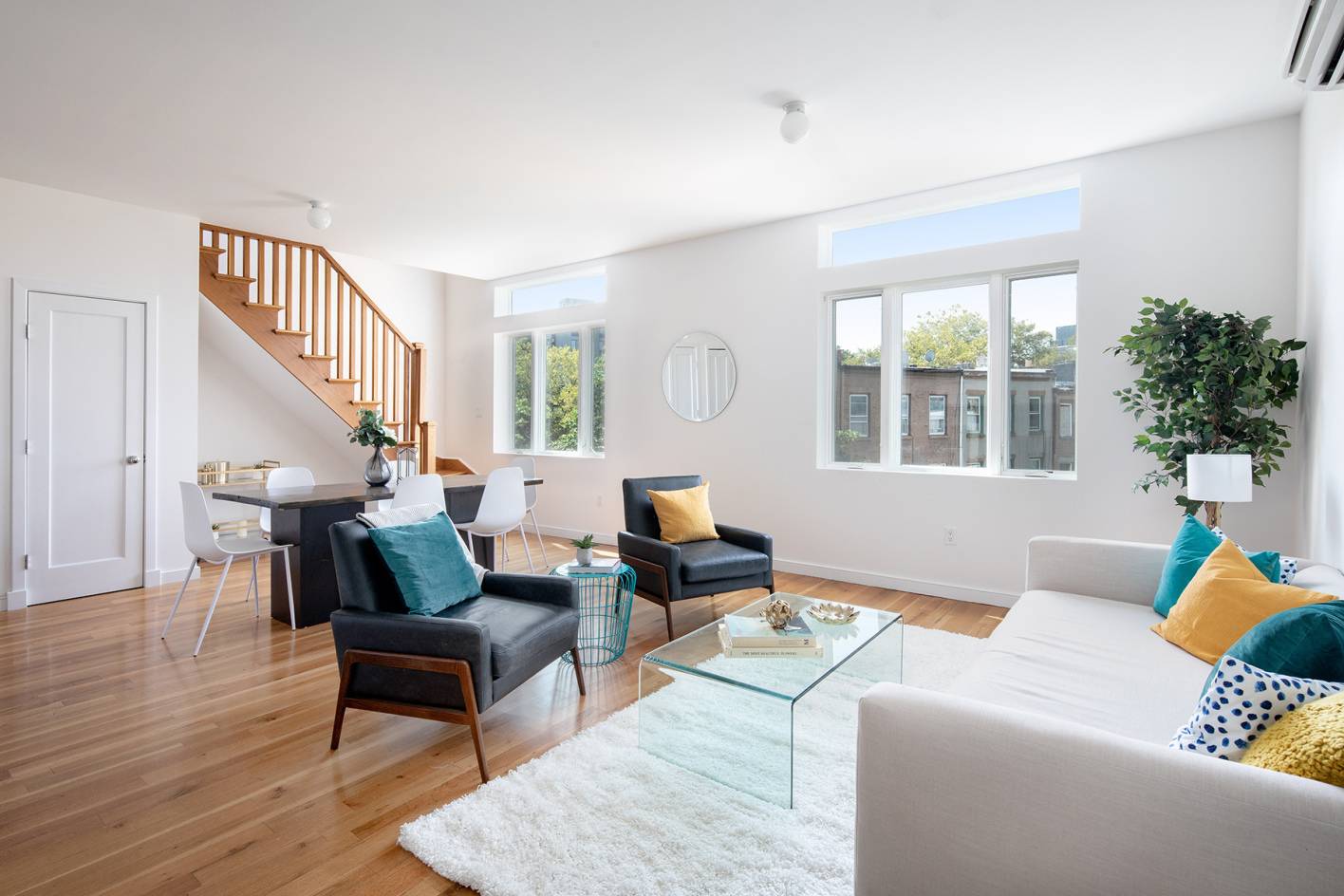 Make your penthouse dreams come true in this three bedroom, two and half bathroom duplex home with a sprawling private roof deck, all located within an outstanding Clinton Hill condominium.