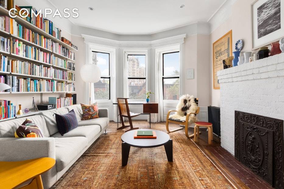 This elegant, restored 1900 Louis Bonert neo Classical townhouse style one bedroom co op is perched perfectly on a Park Block in the charming and historic landmarked North Slope, moments ...