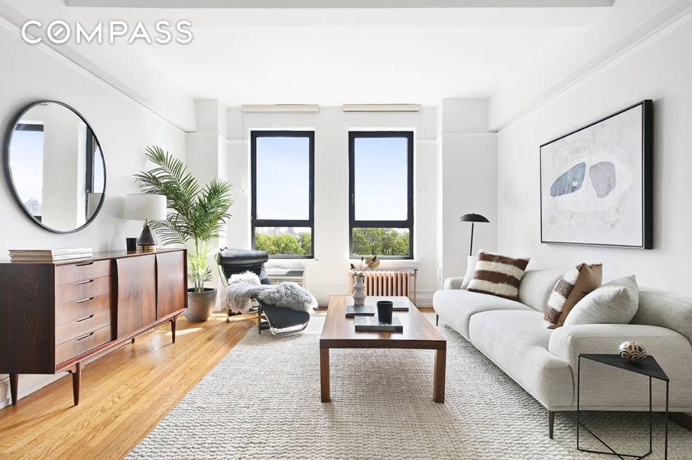 Over twenty five feet of unobstructed Central Park Views !