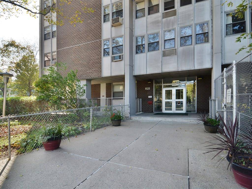 Large 3 bedroom 1 1 2 bath corner unit, in well maintained building.