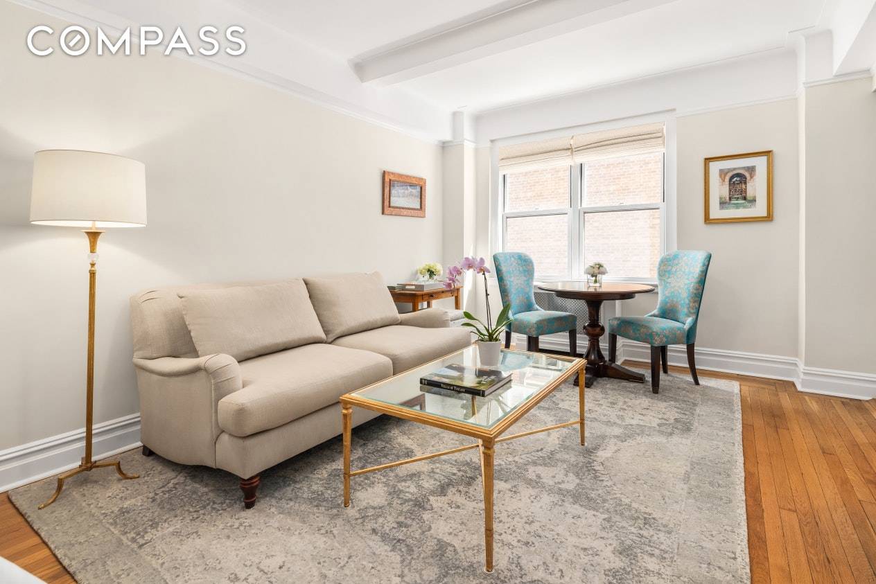 Bright Charming Studio in Excellent Move in Condition Located in the Heart of the UWS.