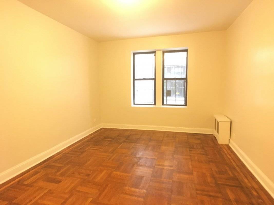 Email, Call or Holler at to schedule an appointment LOCATION FORT WASHINGTON amp ; 164th Close to A express and 1 Train This extraordinary 2BR must be seen, to be ...