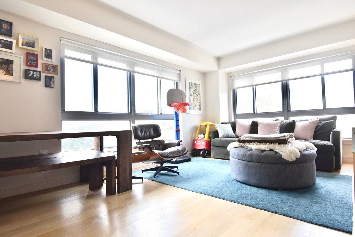 Neighborhood Harlem Location 131st St and Adam Claytonw Powell Blvd Luxury 2 bed 2 bath in a condo building featuring a doorman, gym, elevator, and furnished roof deck.