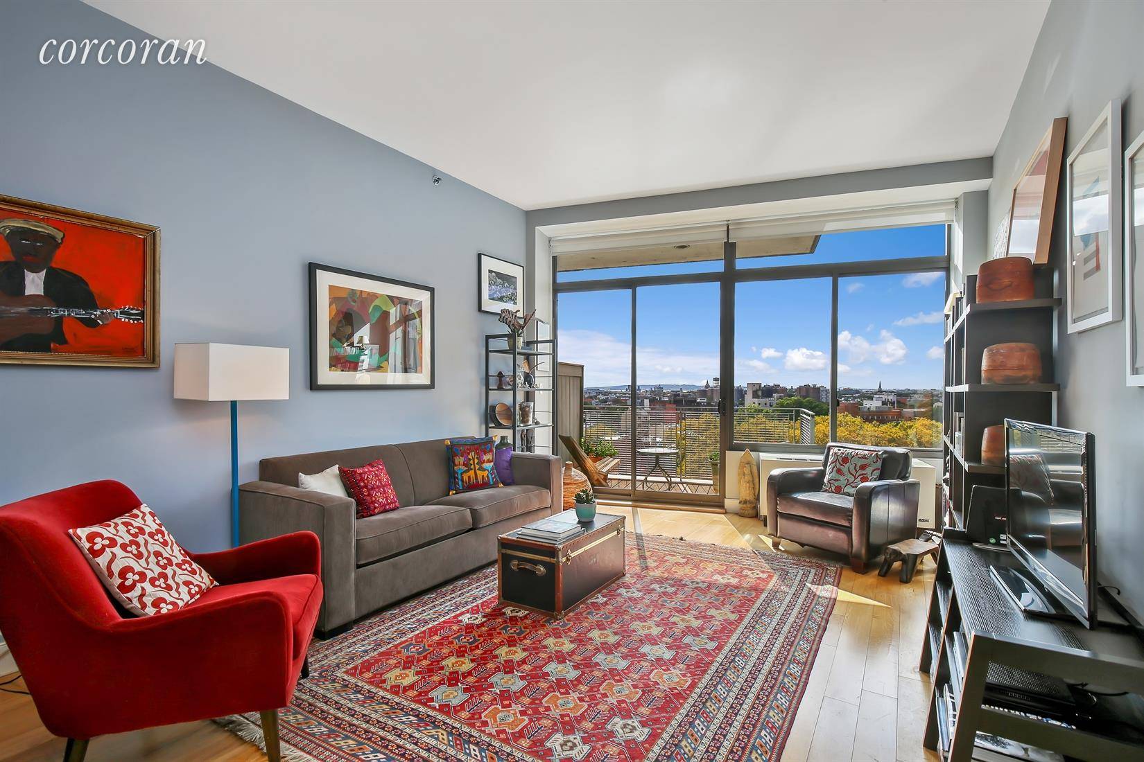 This extra large, open and modern west facing, one bedroom, one bath condo is stunningly bright and features magnificent views spanning from downtown Brooklyn all the way to the Statue ...
