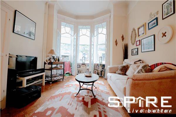 Located just a short walk to Central Park resides this large one bedroom apartment.