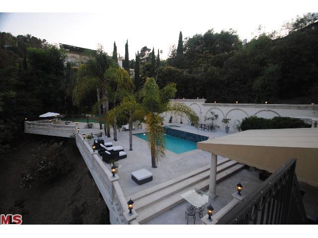 Hollywood Hills Mansion 