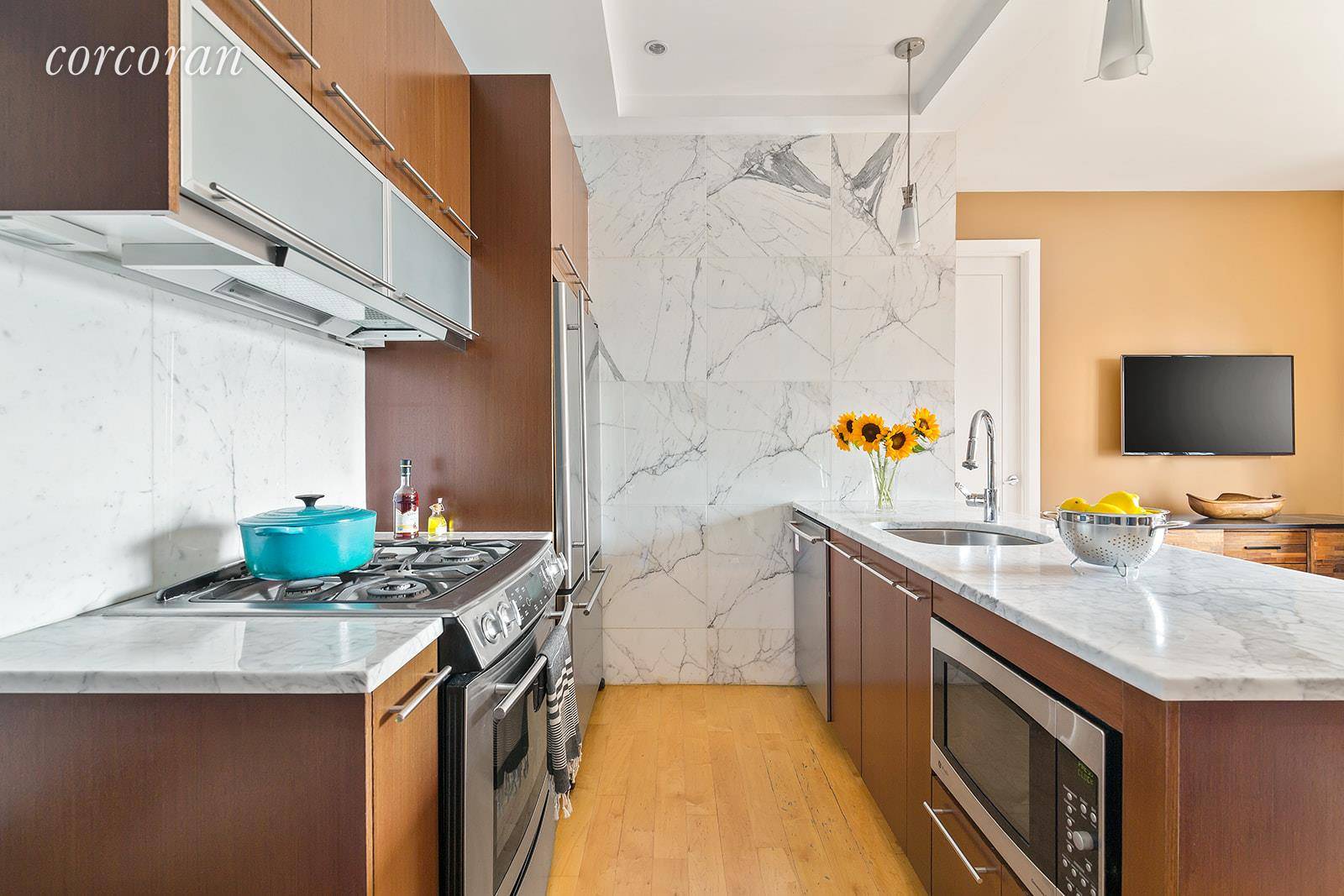 200B 16th Street, 3BAround the corner from Sixth Avenue in Park Slope, this modern one bedroom, one bathroom boutique condominium will warm your heart.
