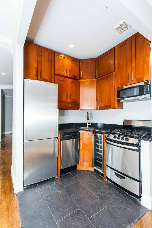 UES 3 Bedroom with Private Rooftop and Balcony- NO FEE