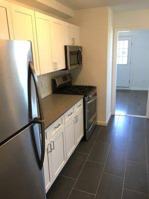 LARGE 2 BEDROOM 2 BATH APARTMENT WITH A DINING AREA THAT CAN EASILY BE MADE INTO A 3RD BEDROOM.