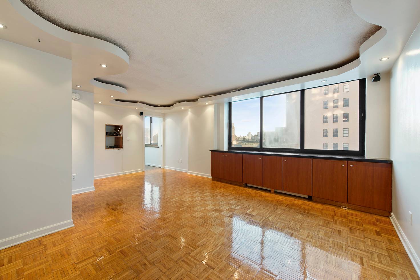 High Floor Corner Two Bedroom, Two Bath with Open City Views in Tribeca High-rise