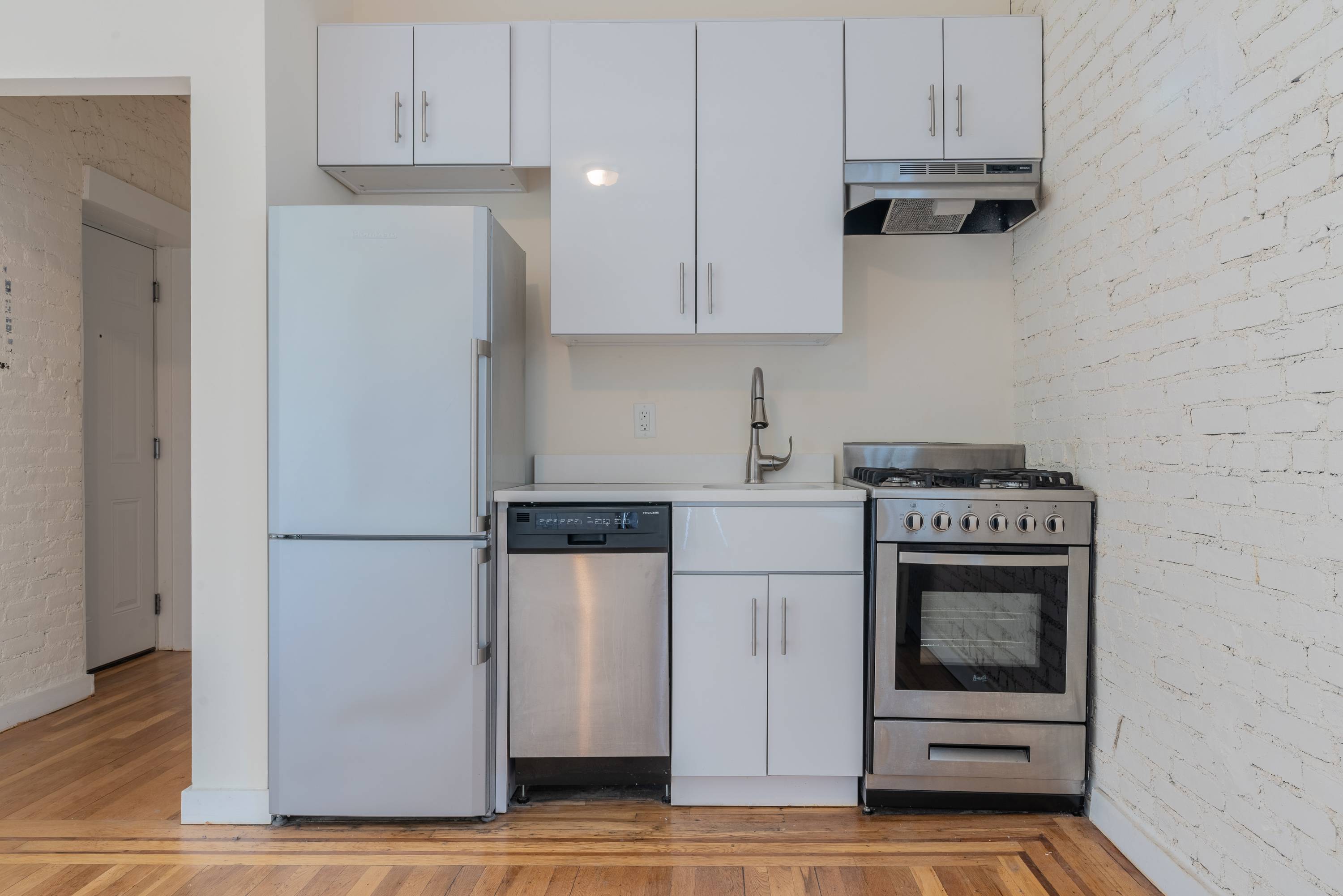 Luxury No Fee 1BR Apartment In Journal Square, Seconds to the Path Train to NYC! Laundry on Site!