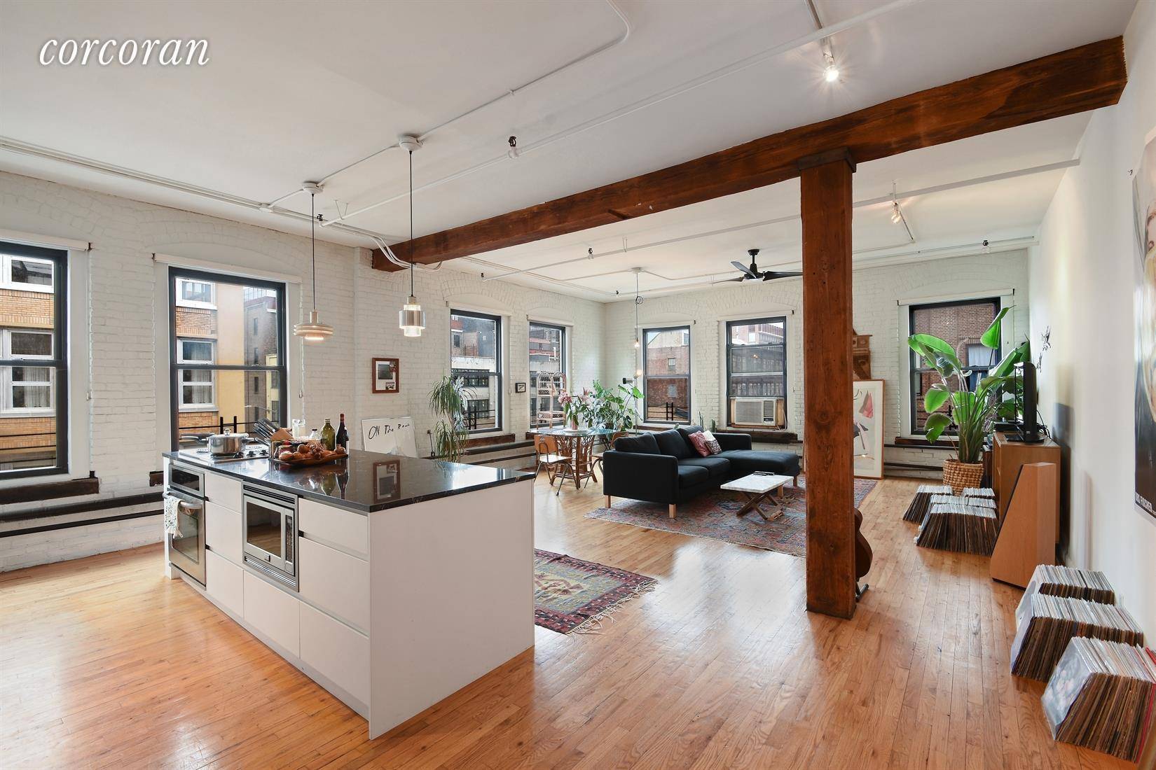 For Nov 1 Stunning 3 Bed, 2 Bath Williamsburg Corner Loft Residence located in the epicenter of Williamsburgs Northside !