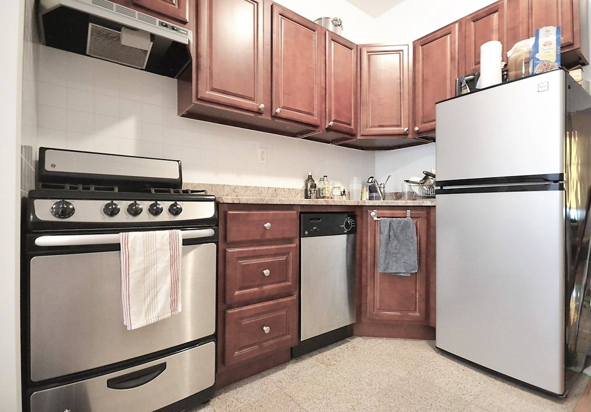Welcome home to this Airy Two Bedroom in Boerum Hill !
