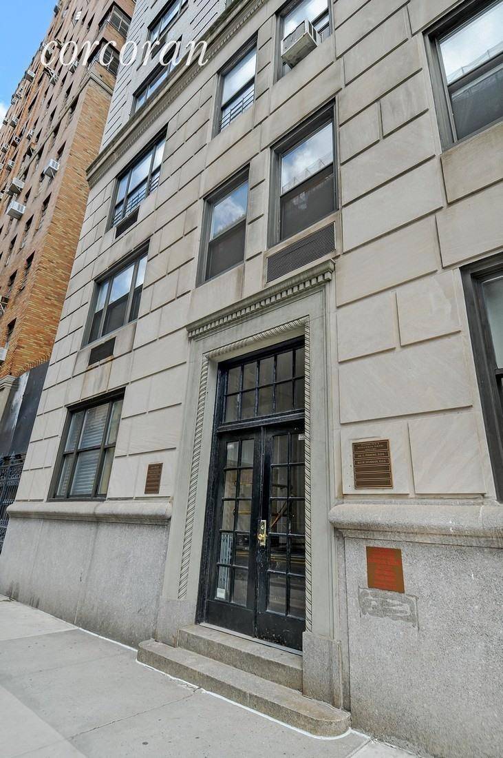 FEATURES A Prime Upper West Side medical space A 2 consults, 3 exam rooms, 1 office, 2 bathrooms, and waiting reception area A Across the street from Central Park A ...