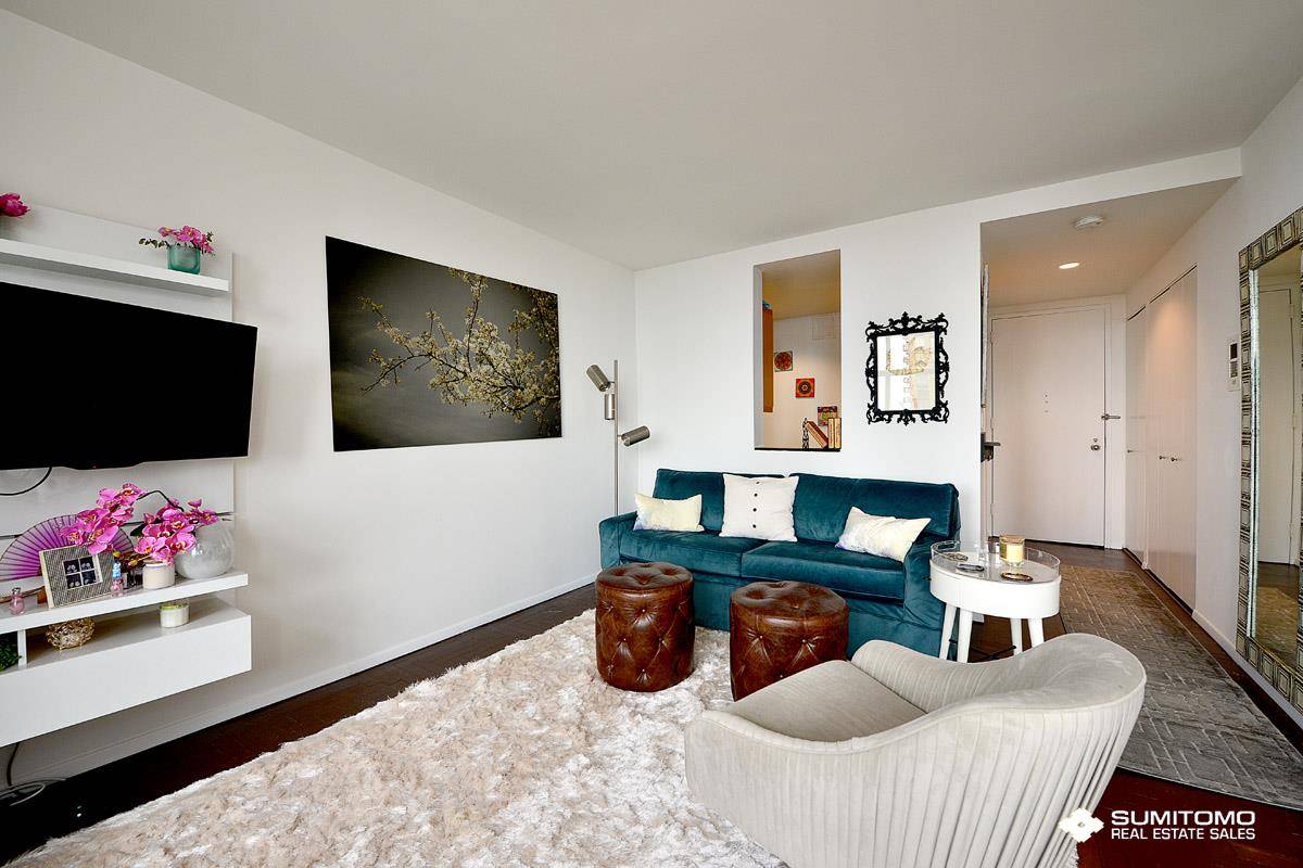 A high floor spacious studio is available at the Three Lincoln Center Condominium located in the heart of Lincoln Square.