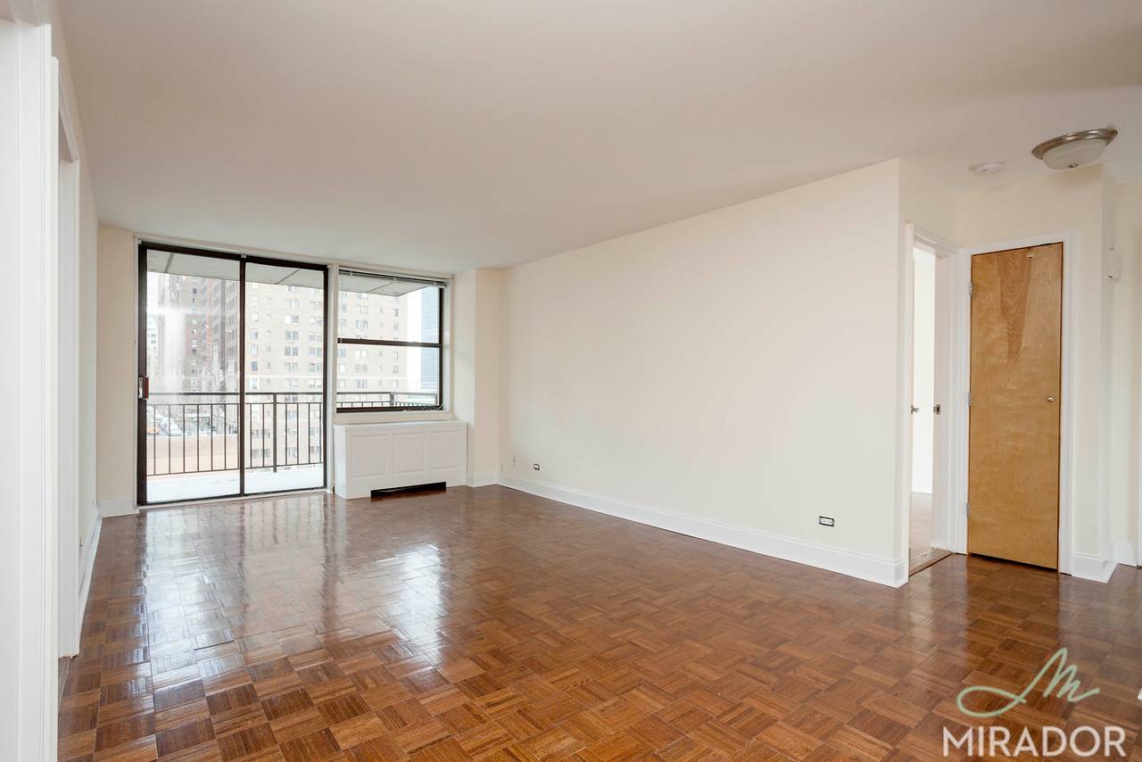 Must see ! Spacious 2 bedroom, 2 bathroom apartment with its own private balcony at New York Tower.