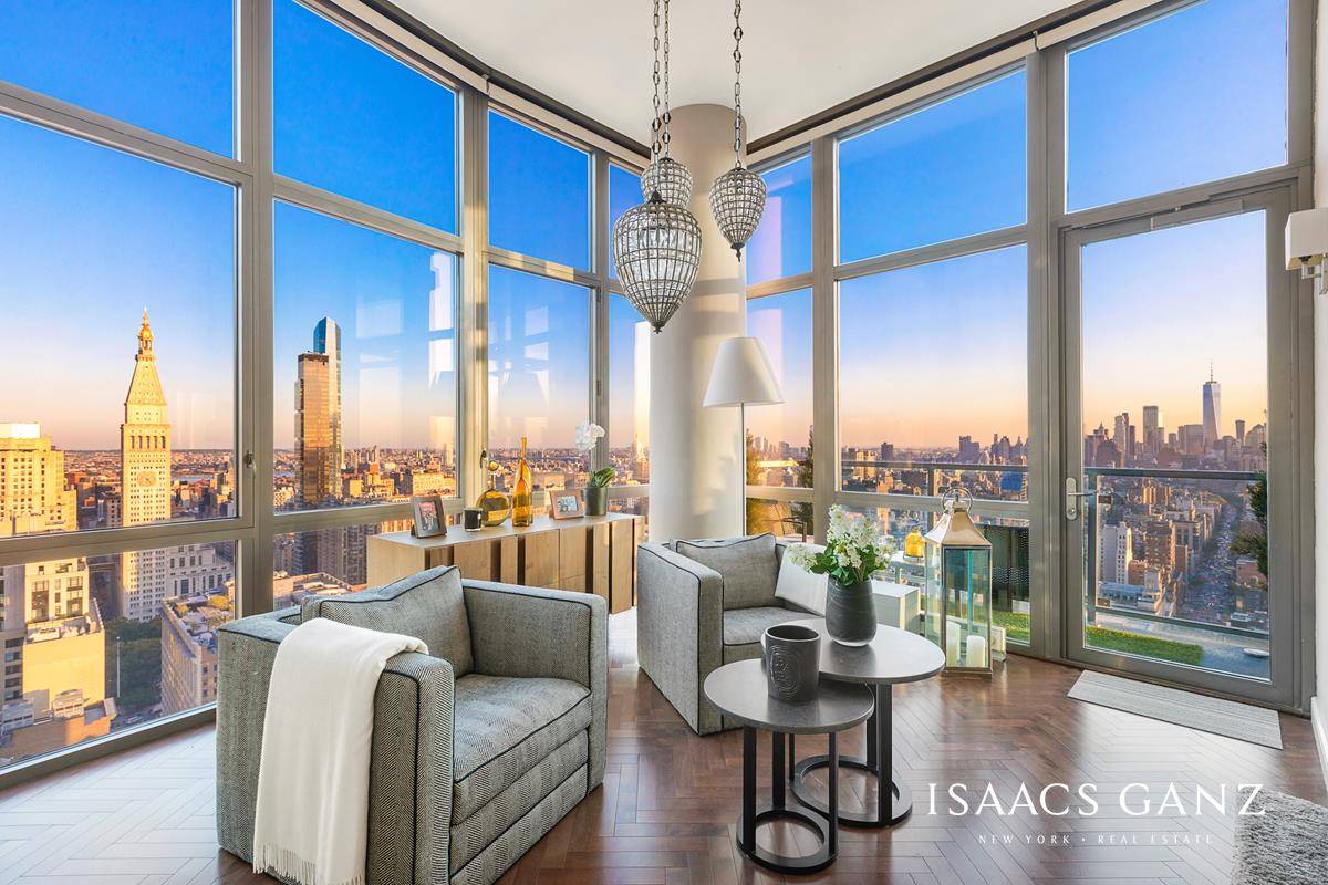 VIEWS ! VIEWS ! VIEWS ! Make panoramic views of all of New York City your own in this sun filled penthouse in the Chelsea Stratus Chelsea s premiere luxury ...