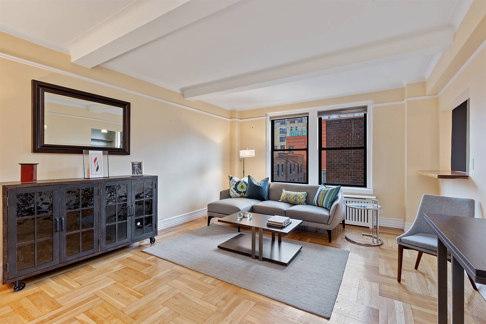 With only 3 apartments to the floor, this spacious and bright prewar one bedroom condominium home has the elegance of a prewar home coupled with modern conveniences.