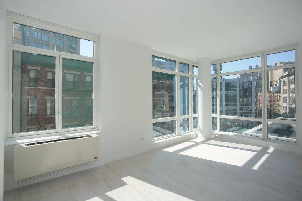 Come live in this Stunning Apartment in Soho!