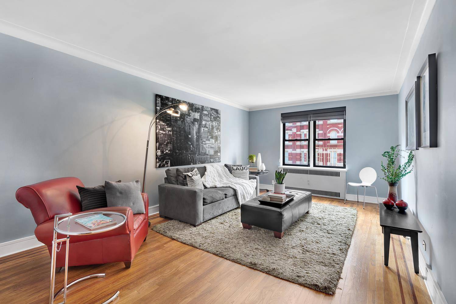 Welcome to this gorgeous and very well laid out home located in one of Manhattan's finest neighborhoods.