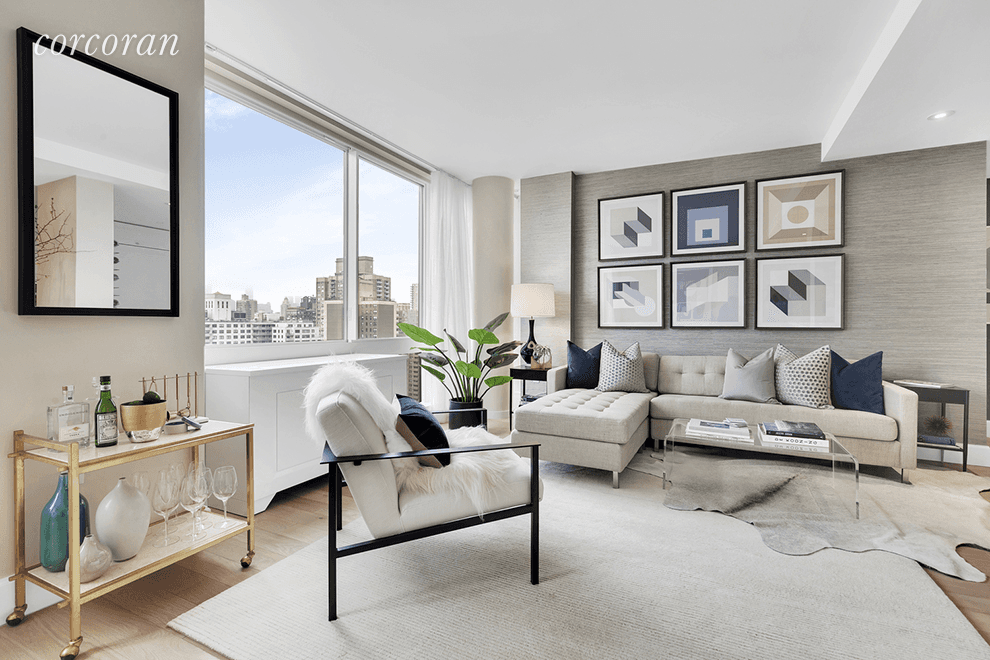 Immediate Occupancy Perched on the 28th floor with sprawling Manhattan skyline views highlighting the Empire State Building, this 3 bedroom, 3 bathroom residence features bright southern, western and northern exposure.