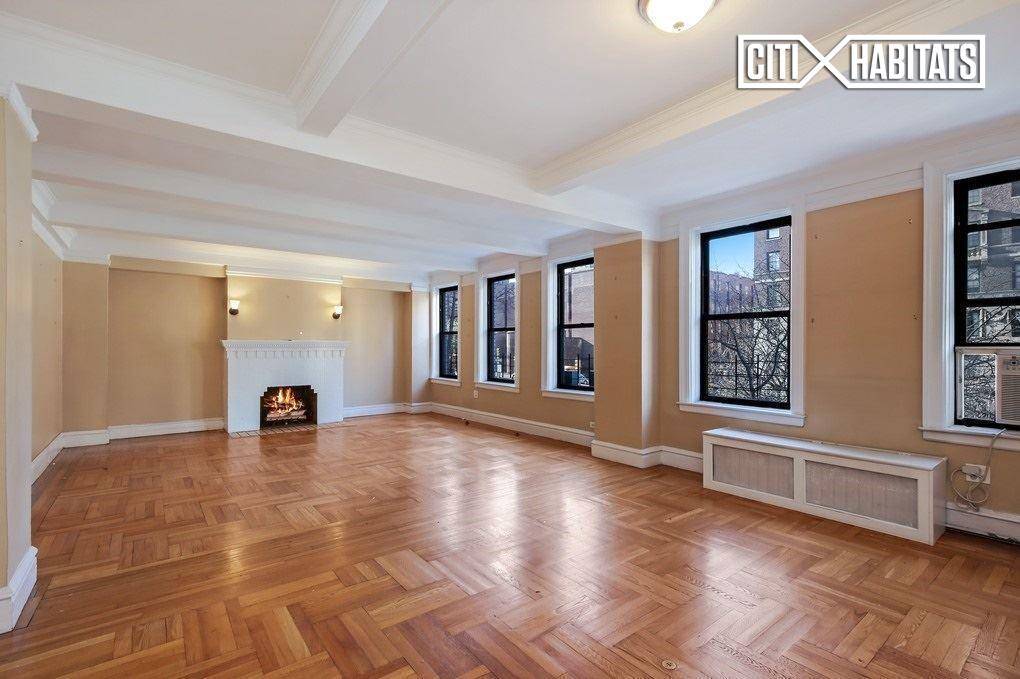 RARELY AVAILABLE CARNEGIE HILL CLASSIC 6 ON PARK AVENUE !