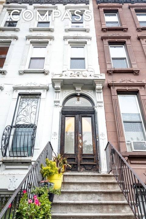 Spacious 3 Bed 1. 5 Bath duplex rental with the option for a 4th or small office located in a 4 story Brownstone in the heart of beautiful Bedford Stuyvesant.