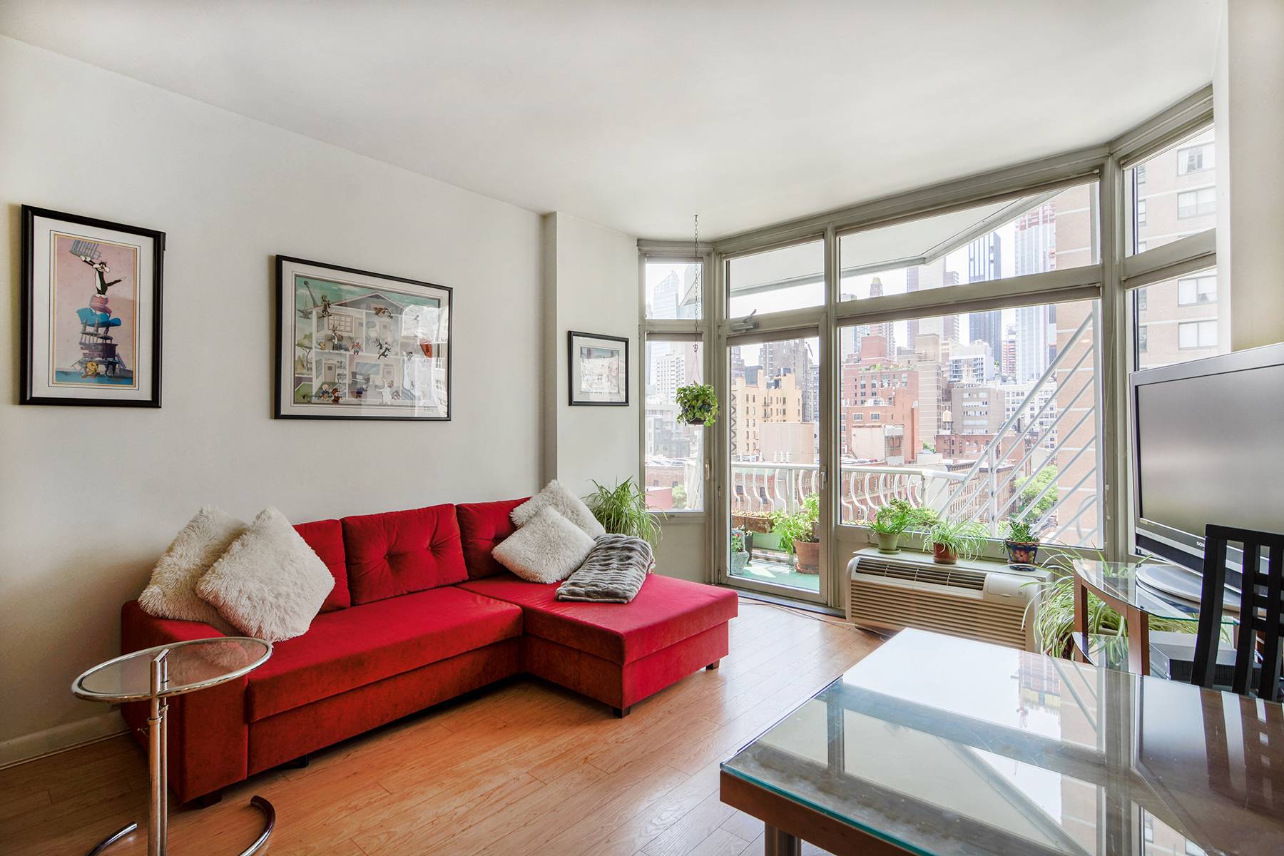 Welcome to The Future Condominium, Apartment 10C, a bright and smartly laid out 2 bed, 2 bath in the heart of Kips Bay.