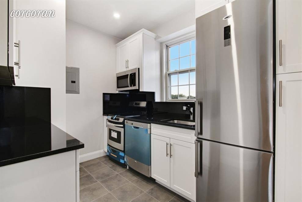 Totally Renovated Spacious 1200sqft 2 bedrooms in prospect heights best rental building !