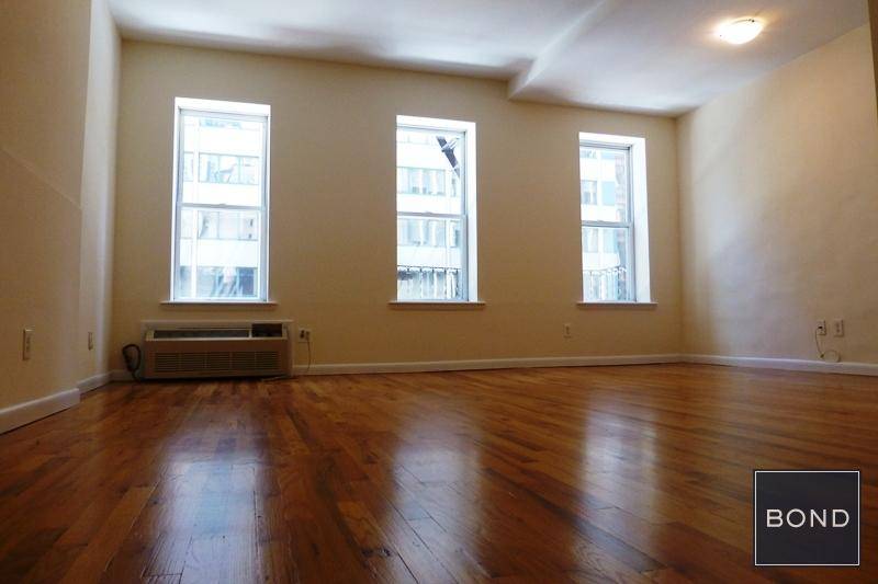 GRAND CENTRAL East 44th ___This a recently converted 2BR, overall LARGE SPACE ____Recently renovated !