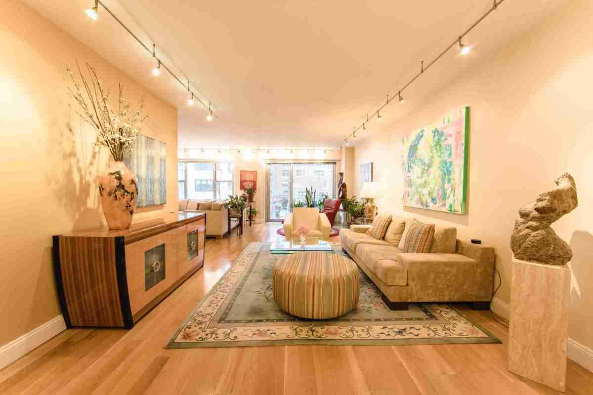 Beautiful Large 1 Bedroom 2 Ba with Private Balcony