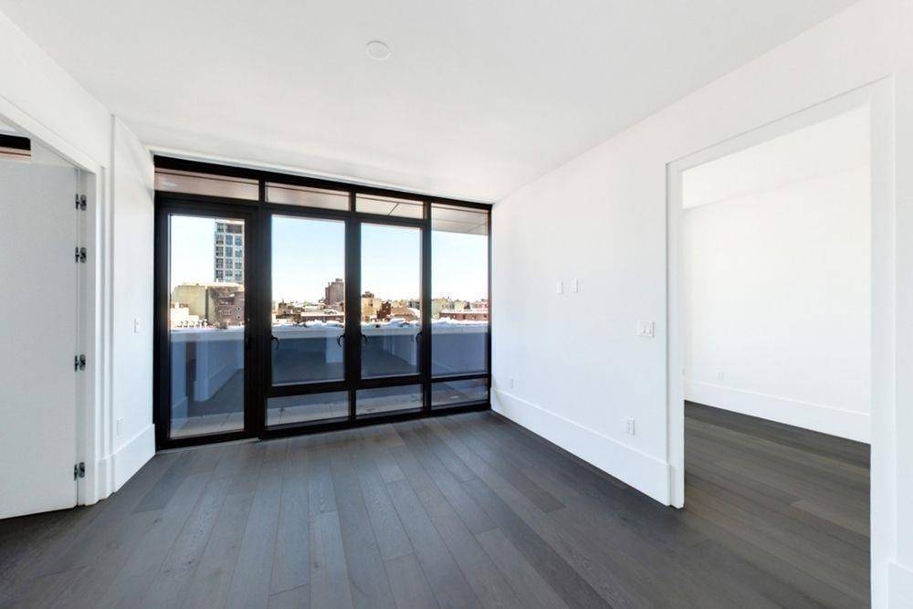 2 Bedrooms, 2 full baths with amazing light on the 9th floor.