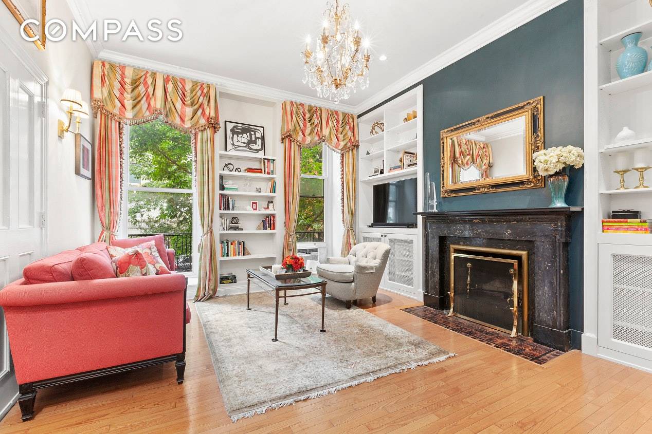 JUST IN ! A DREAM Located on THE MOST AMAZING tree and blue stone lined block in North Brooklyn Heights, this 2 bed 1 bath parlor garden level duplex with ...
