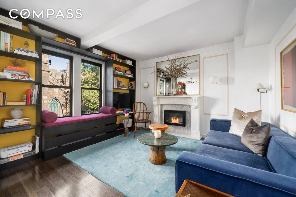 Live the ultimate Greenwich Village lifestyle in this exquisite one bedroom showplace boasting light filled interiors and picturesque Fifth Avenue views, including the tranquil gardens surrounding First Presbyterian Church.