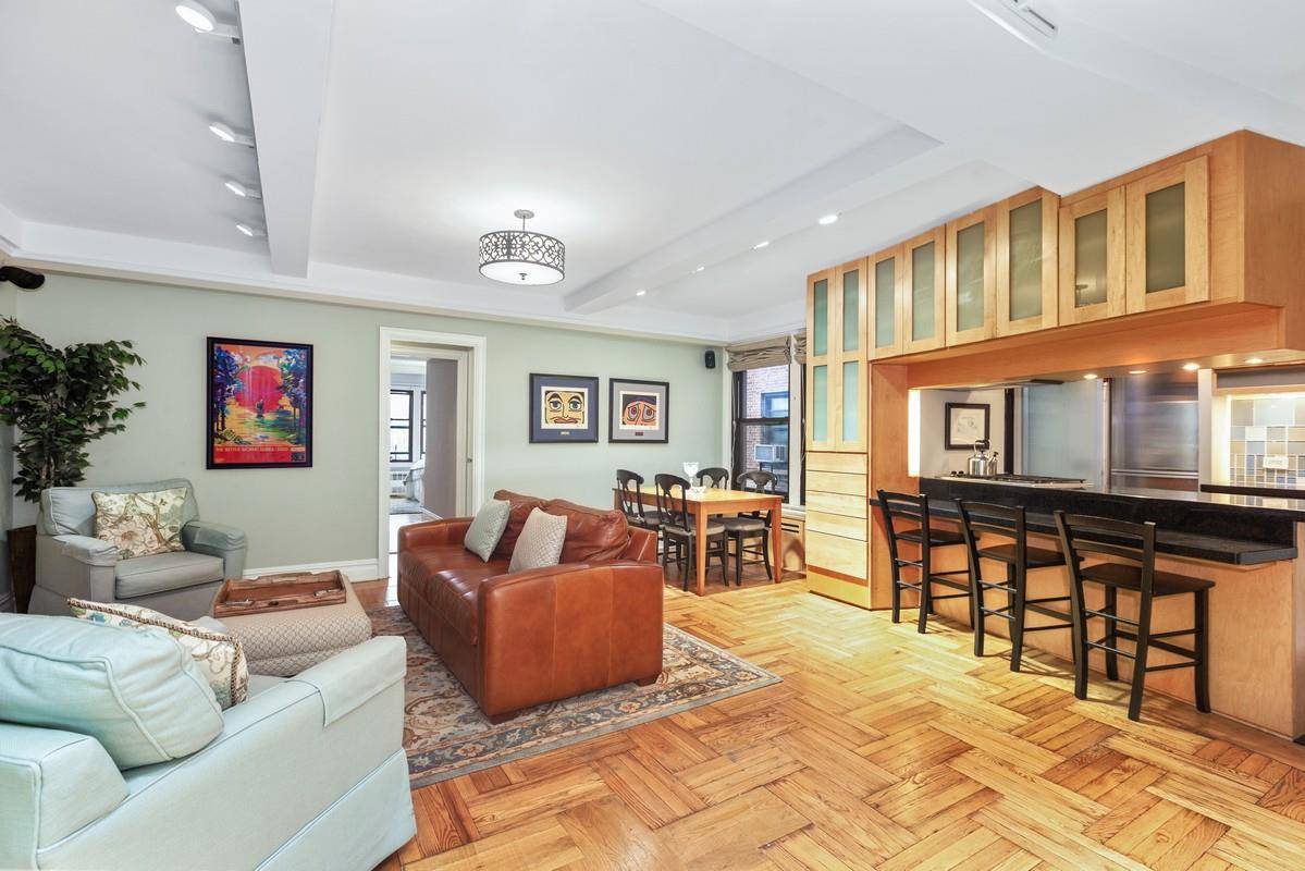 Upper East Side Gem A perfect blend of classic prewar features and contemporary style is found in this beautiful home, located in the sweet spot of the Upper East Side's ...