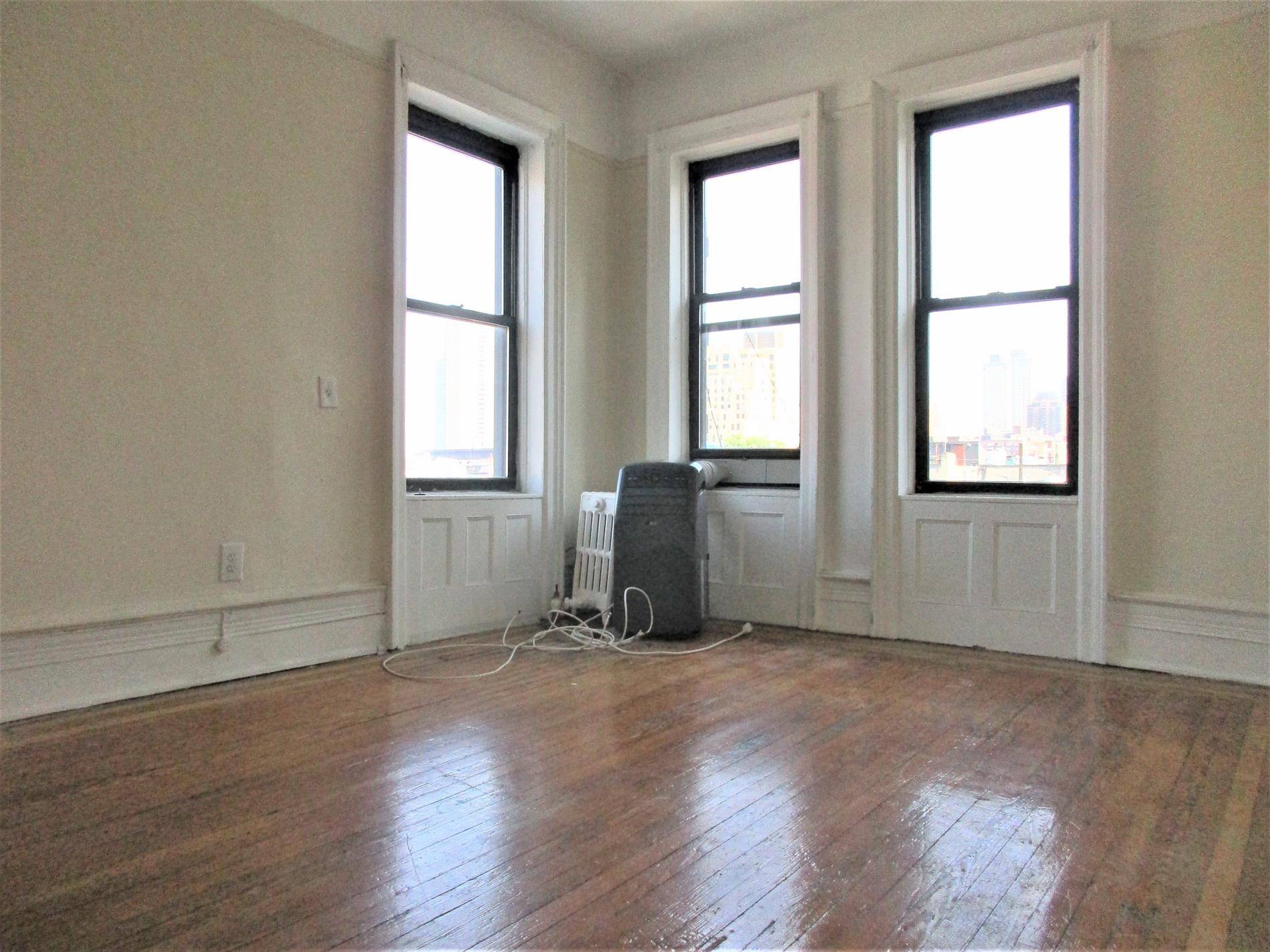 Top Floor True 4 Bedroom 1 Bath in Hell's Kitchen Spacious corner living room Two king size bedrooms, 1 queen size and a full size bedroom Separate kitchen Tiled bath ...