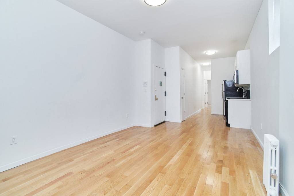 NO FEE 2 Bed 1 Bath with Massive Private Outdoor Space Apartment Details 2 Queens Sized Bedrooms Huge Private Outdoor Space backyard SS Appliances including Dishwasher Washer Dryer in Unit ...