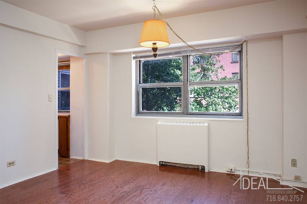 Welcome to 225 Adams Street, unit 3B, a spectacular studio apartment for sale in Downtown Brooklyn.