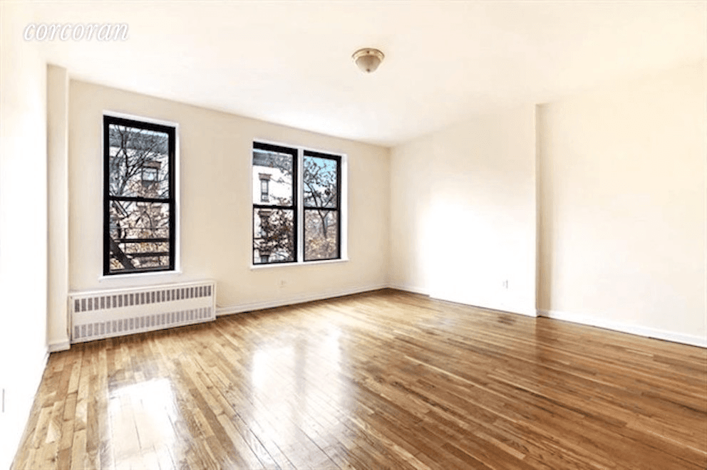 700 sqft, Rare nice corner 1 bedroom on 6th ave and president street with tons of light, apartment features nice open kitchen with a dishwasher, XL East facing living room, ...