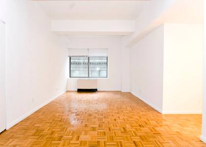 Beautiful 3 Bedroom 2 bathroom apartment in the heart of the Financial District.