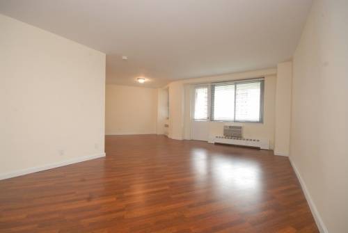 Large FLEX 2 Bedroom Apartments. Balcony. Doorman. Renovated. Super Location. 5Mn to Express train to Manhattan and LIRR