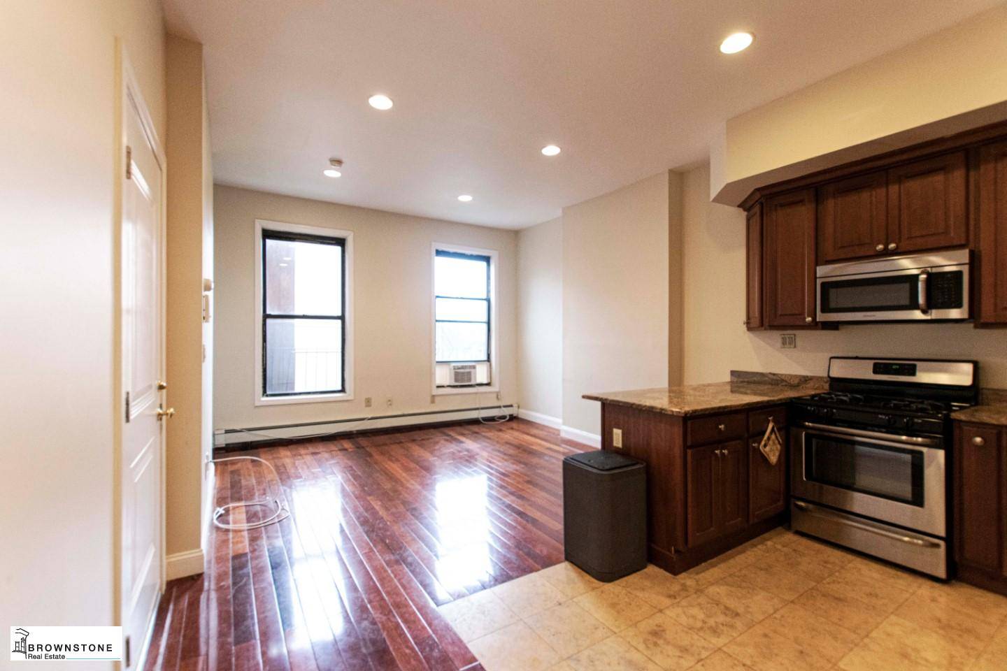 Move right in to this spacious true three bedroom apartment in prime Carroll Gardens.
