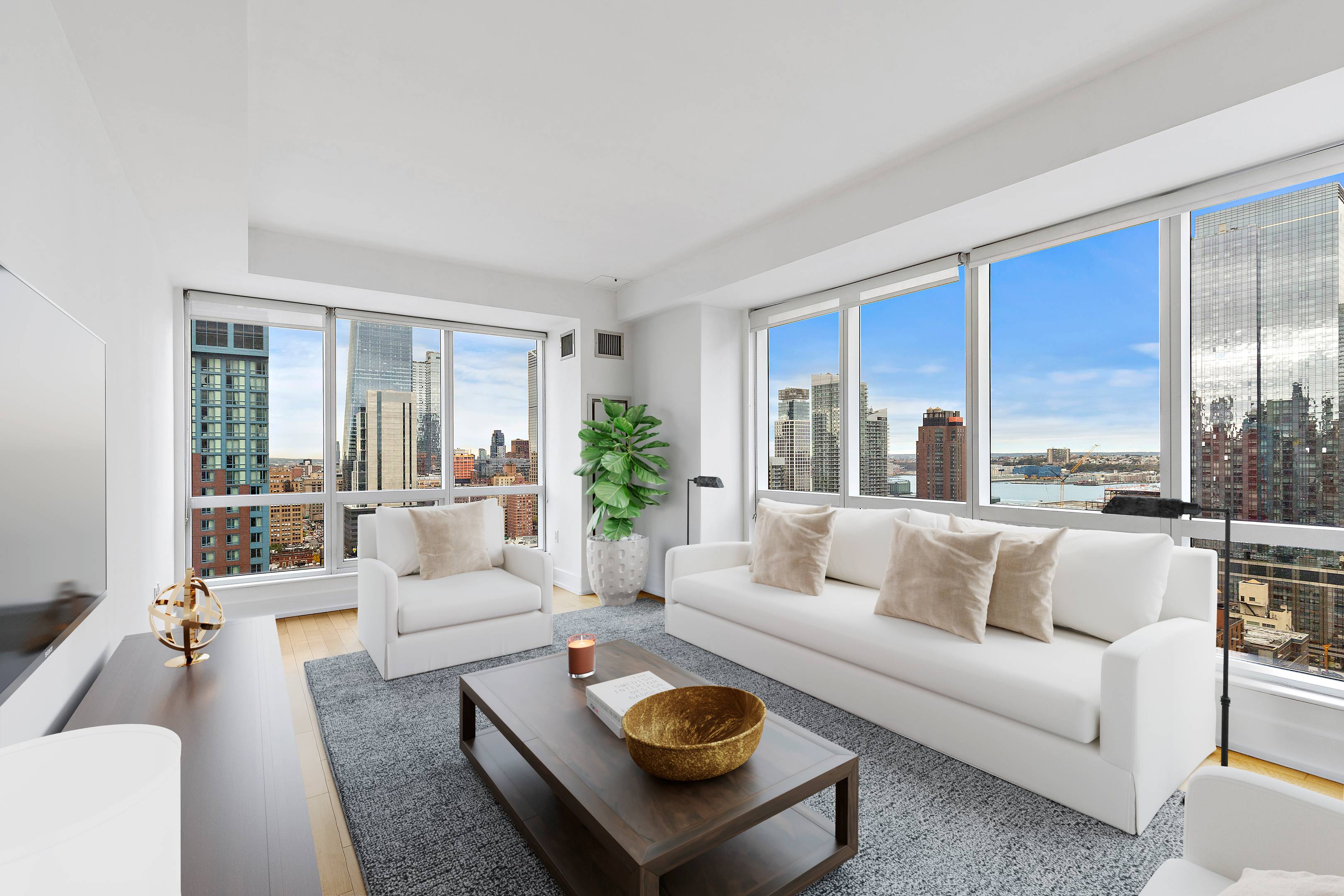 Pet Friendly Split 2Bed/2Bath Condo with River and Skyline Views of Hudson Yards
