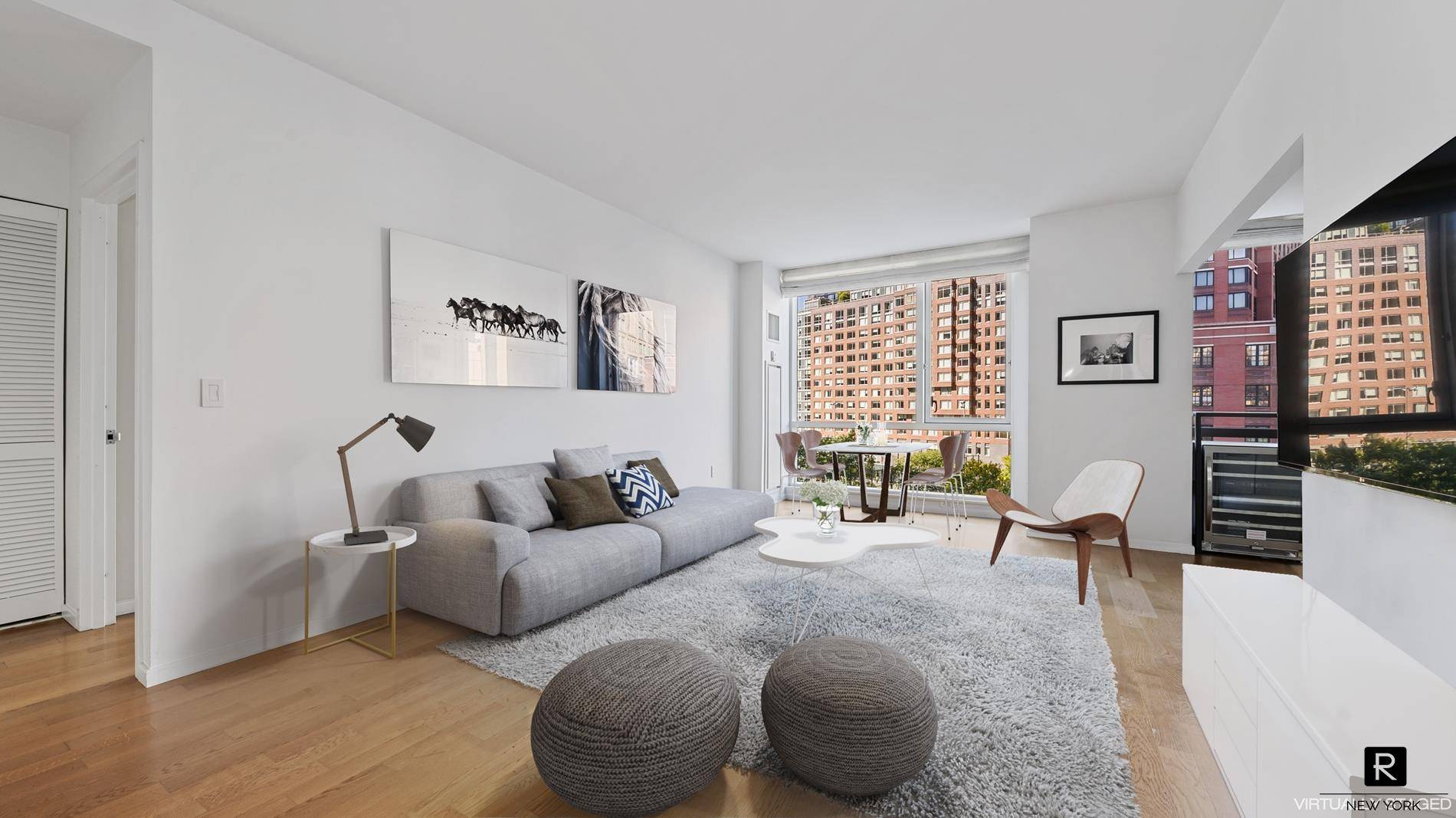 Perched above the trees is this quintessential two bedroom, two bathroom in prime Tribeca.