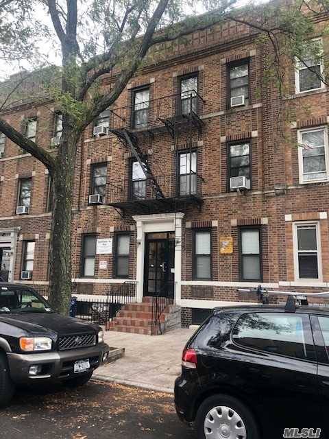 12 Family Investment Property located in Excellent Location in Astoria.