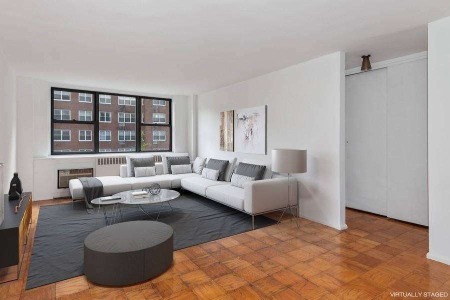 Key to the Park. Apt 4B is a sunny, well proportioned, one bedroom and one bathroom apartment located at one of Manhattan's finest addresses.