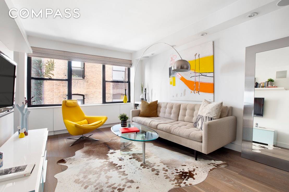 This exquisitely designed Greenwich Village Jr 1 bedroom located on a beautiful tree lined block has been completely gut renovated and customized.