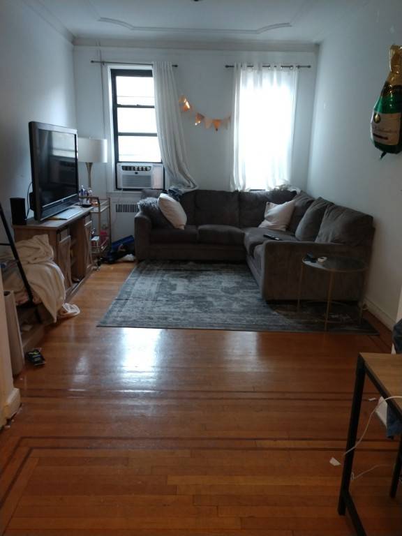 HUGE LIVING ROOM w big dining areatons of closets3 nice sized bedrooms all with windows1 flight uphalf a block to TRADER JOEStons of cool brunch spots, bars, wine tapas bars ...