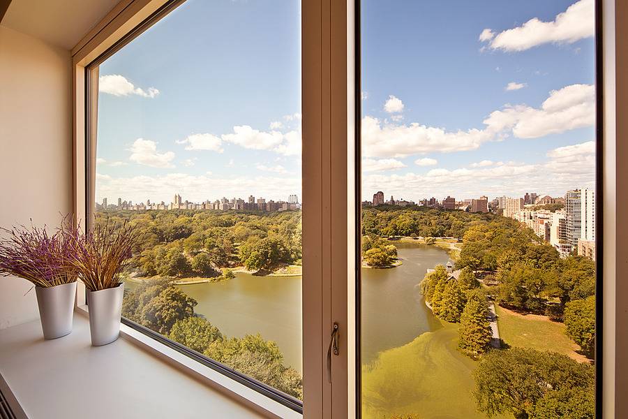 Open Views over Central Park amp ; Private Parking Spot !