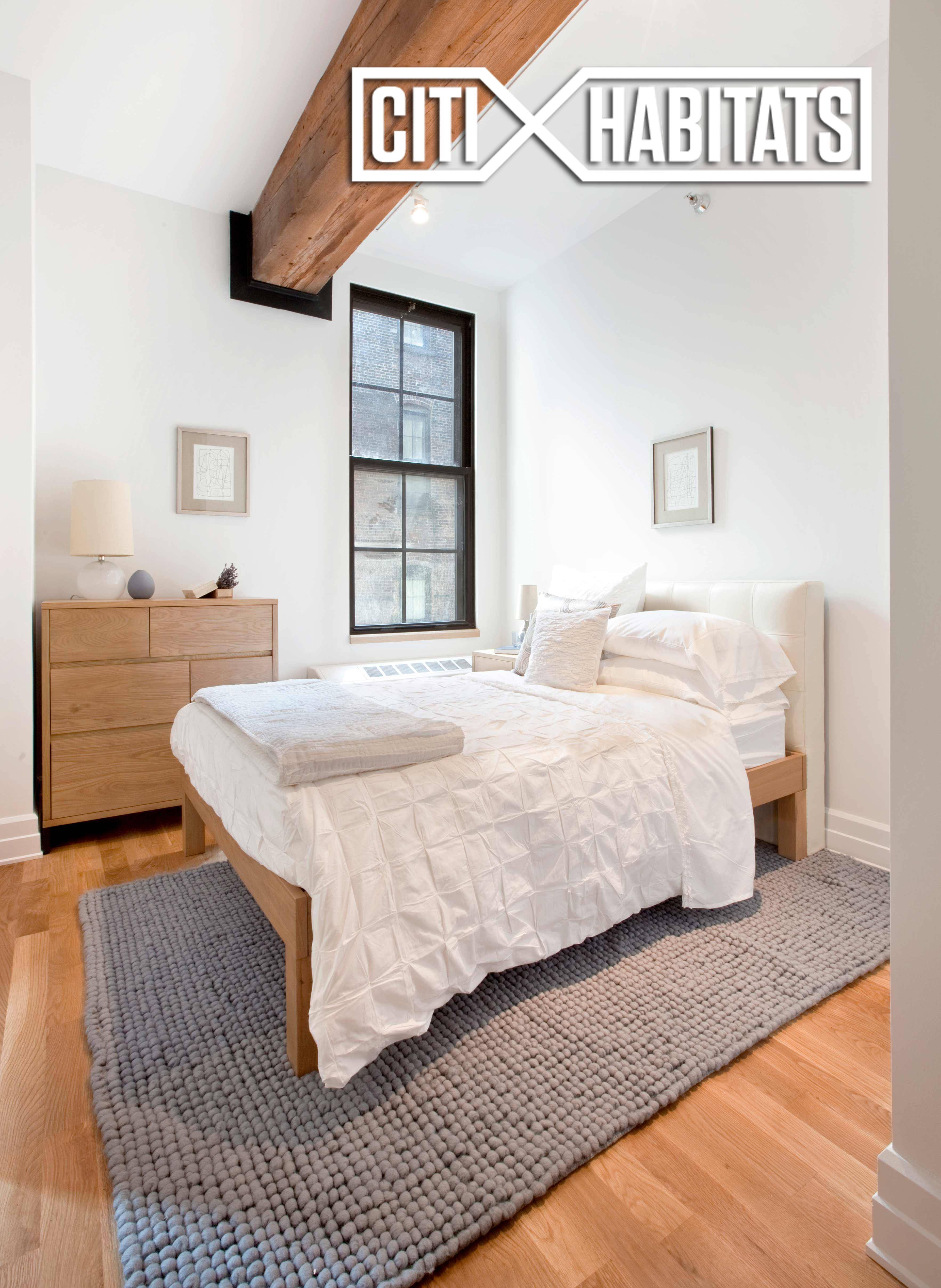 Breathtaking, convertible two bedroom in the heart of Dumbo.
